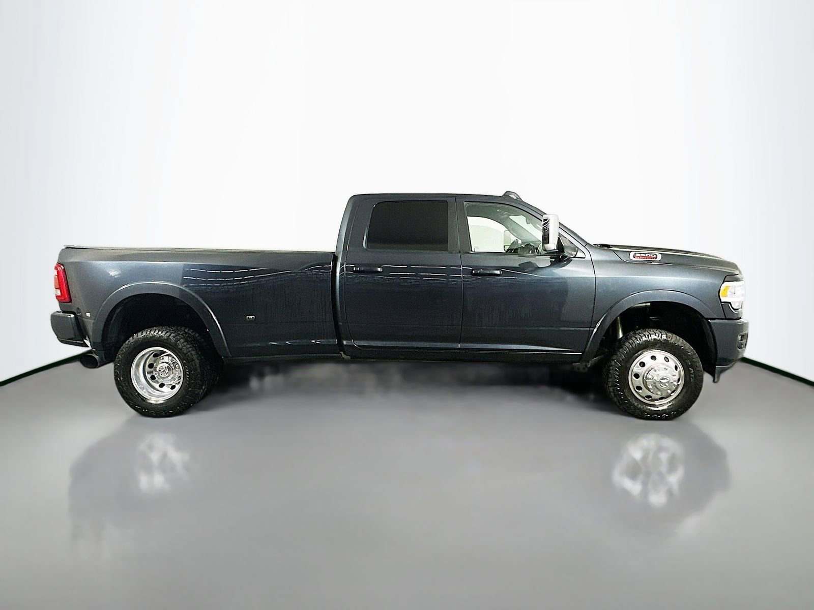 Used 2019 RAM 3500 Laramie AWD/4WD image 8