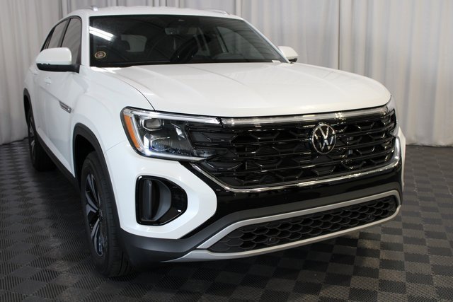 New 2026 Volkswagen Atlas Cross Sport SE image 28