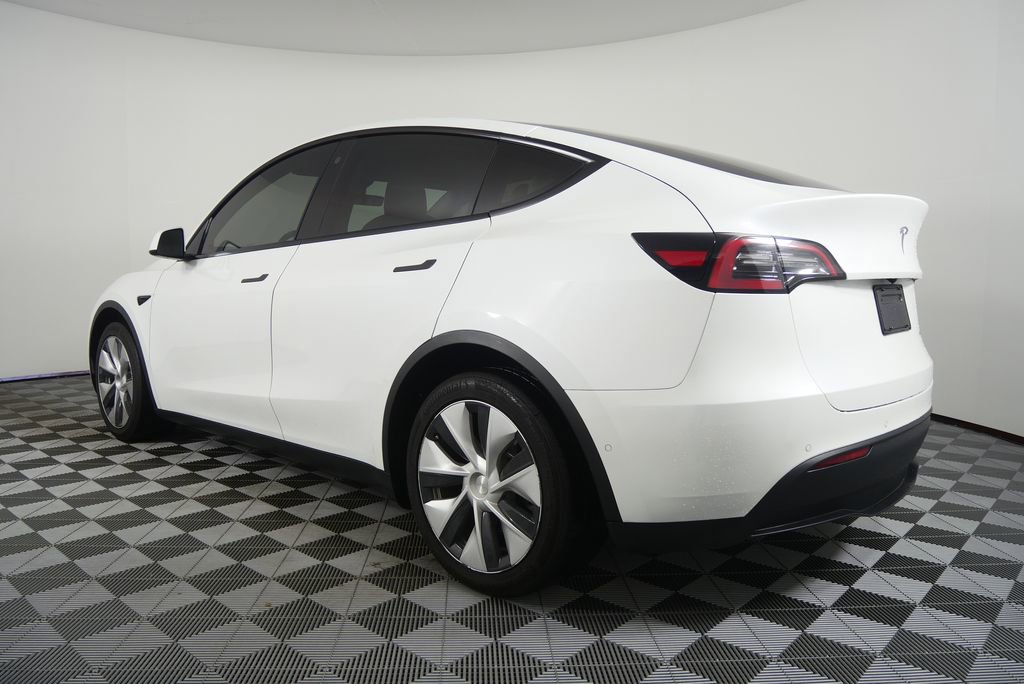 Used 2021 Tesla Model Y Long Range image 6