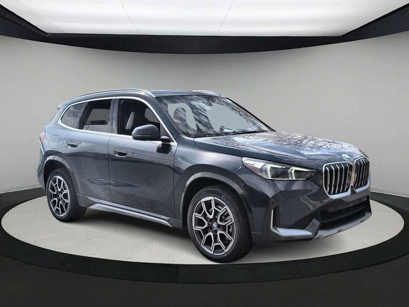Used 2026 BMW X1 xDrive28i w/ Technology Package AWD/4WD image 2