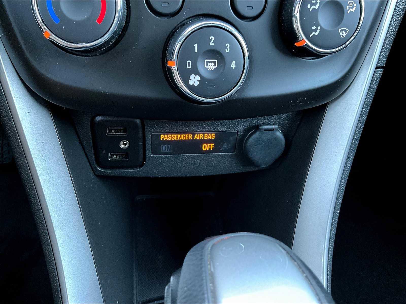 Used 2022 Chevrolet Trax LT w/ LT Convenience Package image 25