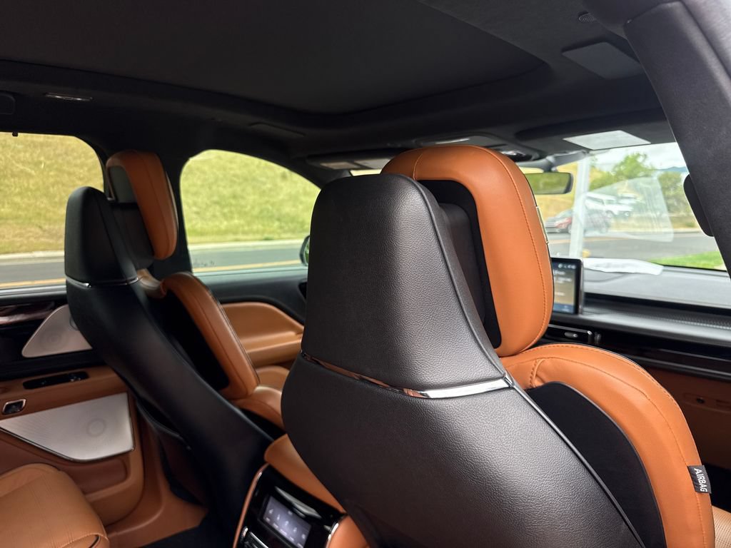 Certified 2023 Lincoln Aviator Black Label w/ Dynamic Handling Package AWD/4WD image 29