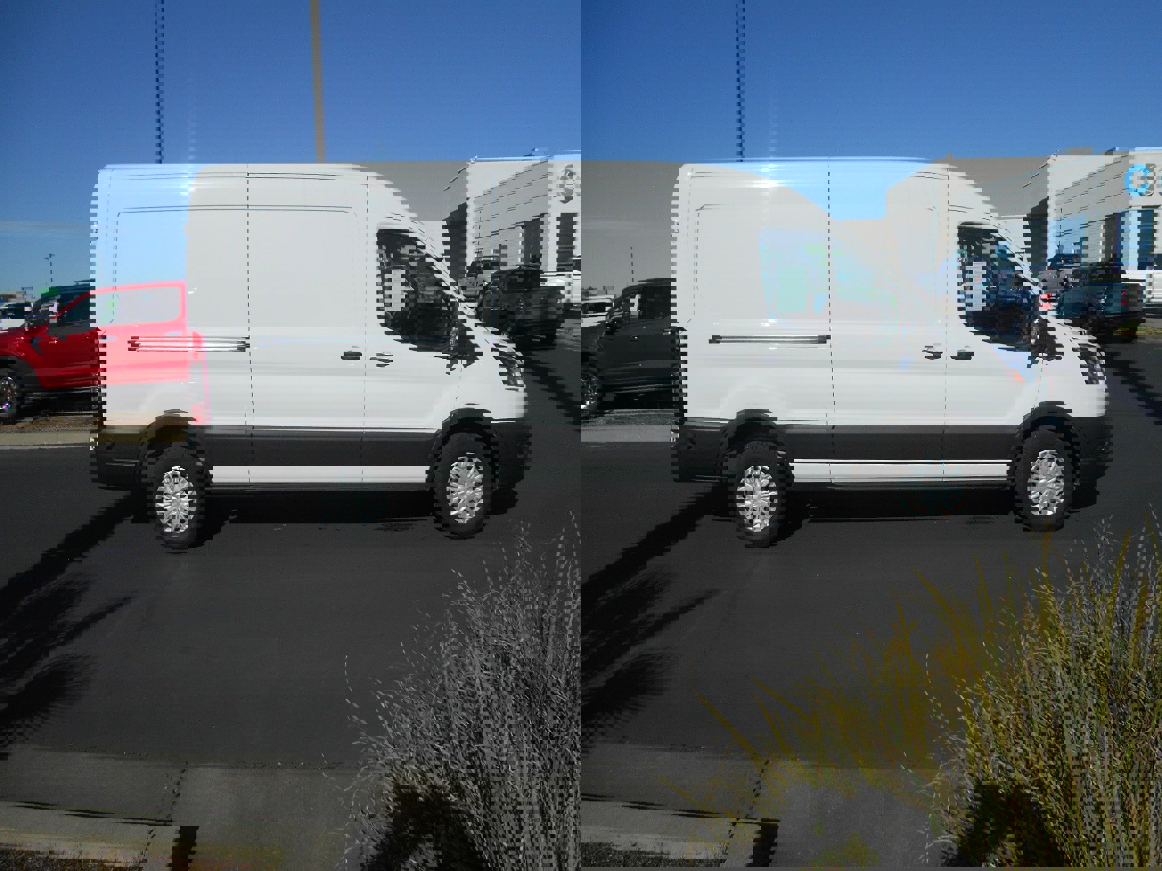 Used 2022 Ford E-Transit Medium Roof w/ Load Area Protection Package image 3