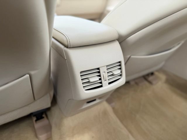 Used 2013 Lexus ES 350 w/ Premium Pkg FWD image 22