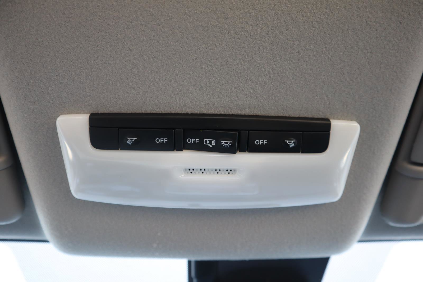 Used 2025 Nissan Versa S w/ Trunk Package image 30