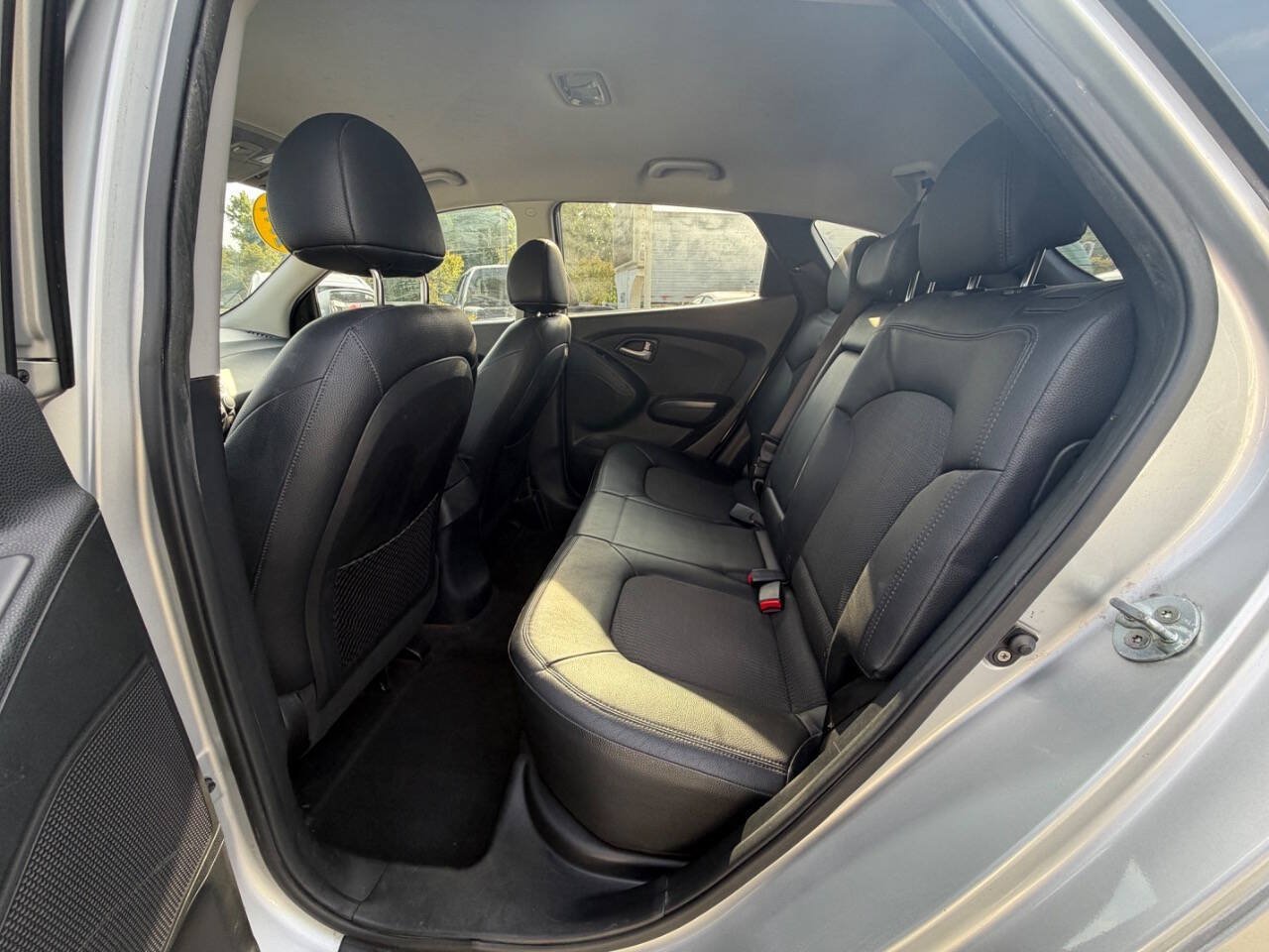 Used 2011 Hyundai Tucson GLS AWD/4WD image 22