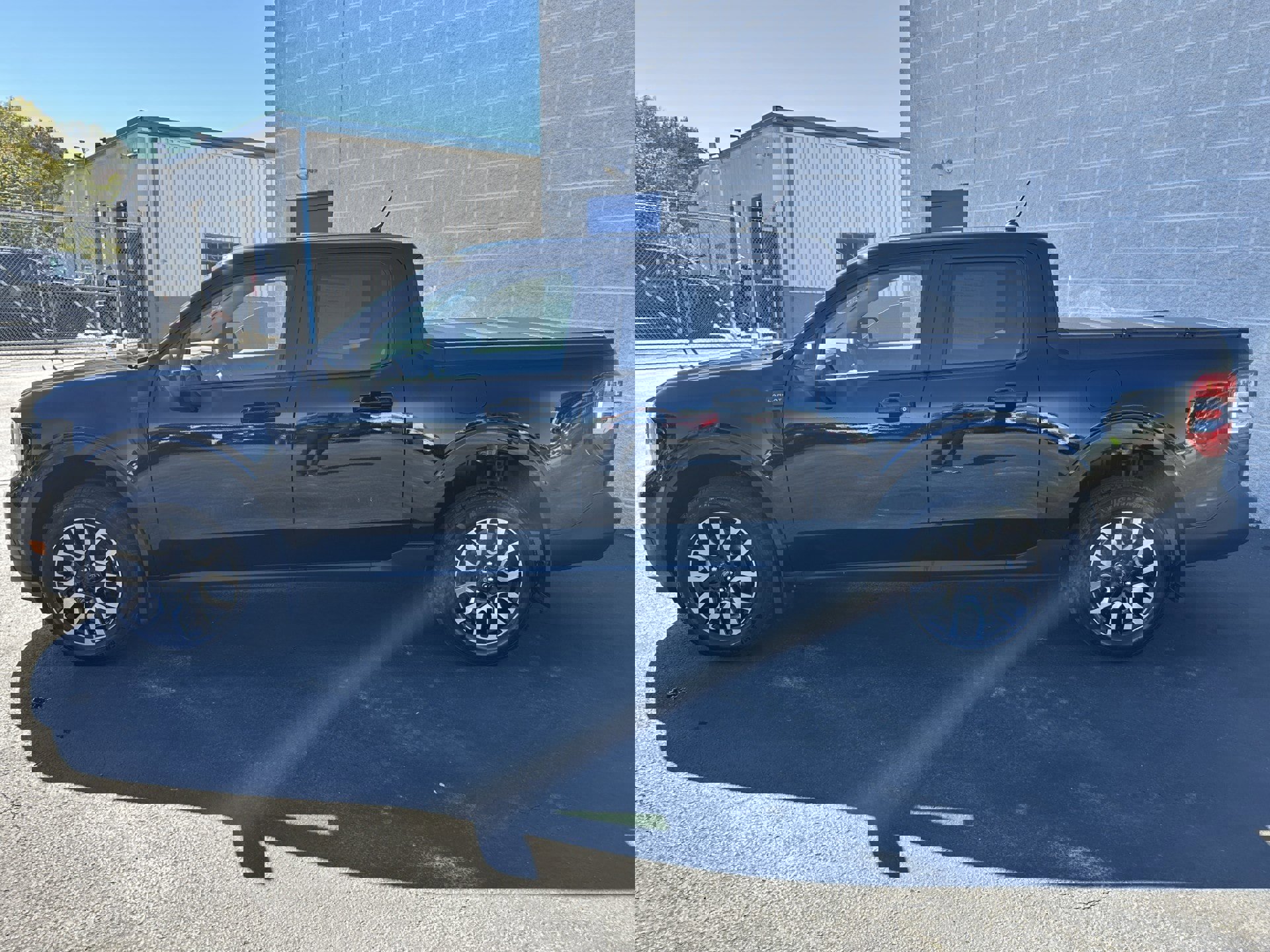 Used 2024 Ford Maverick Lariat image 5