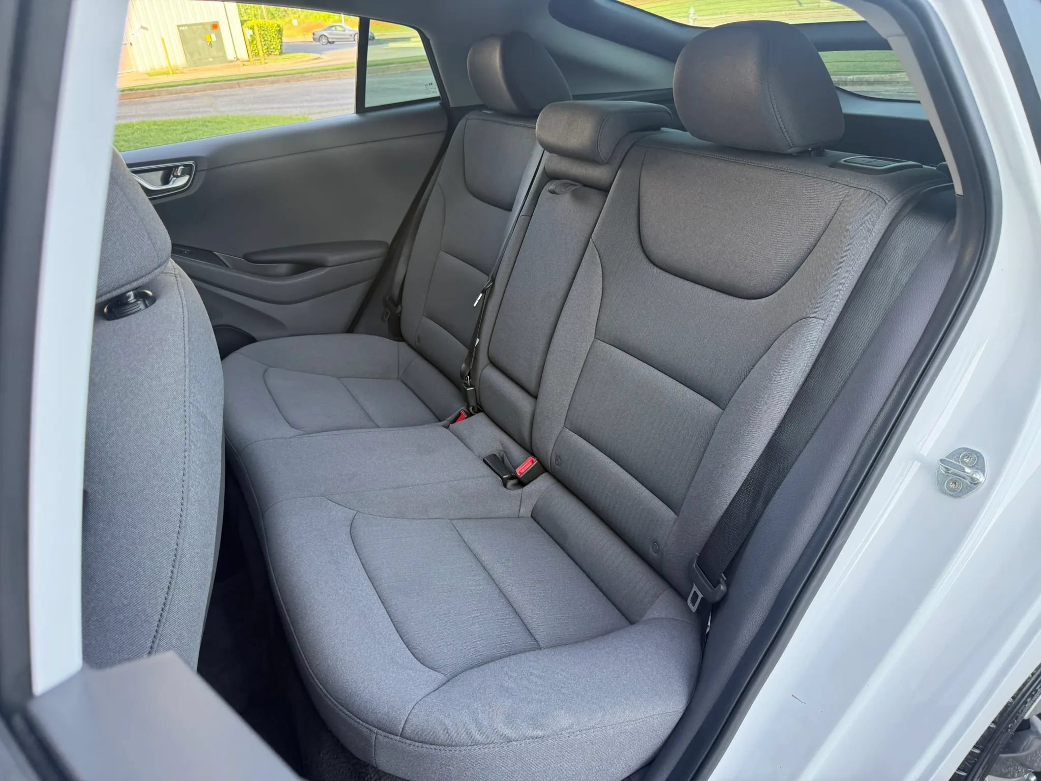 Used 2022 Hyundai Ioniq SEL FWD image 27
