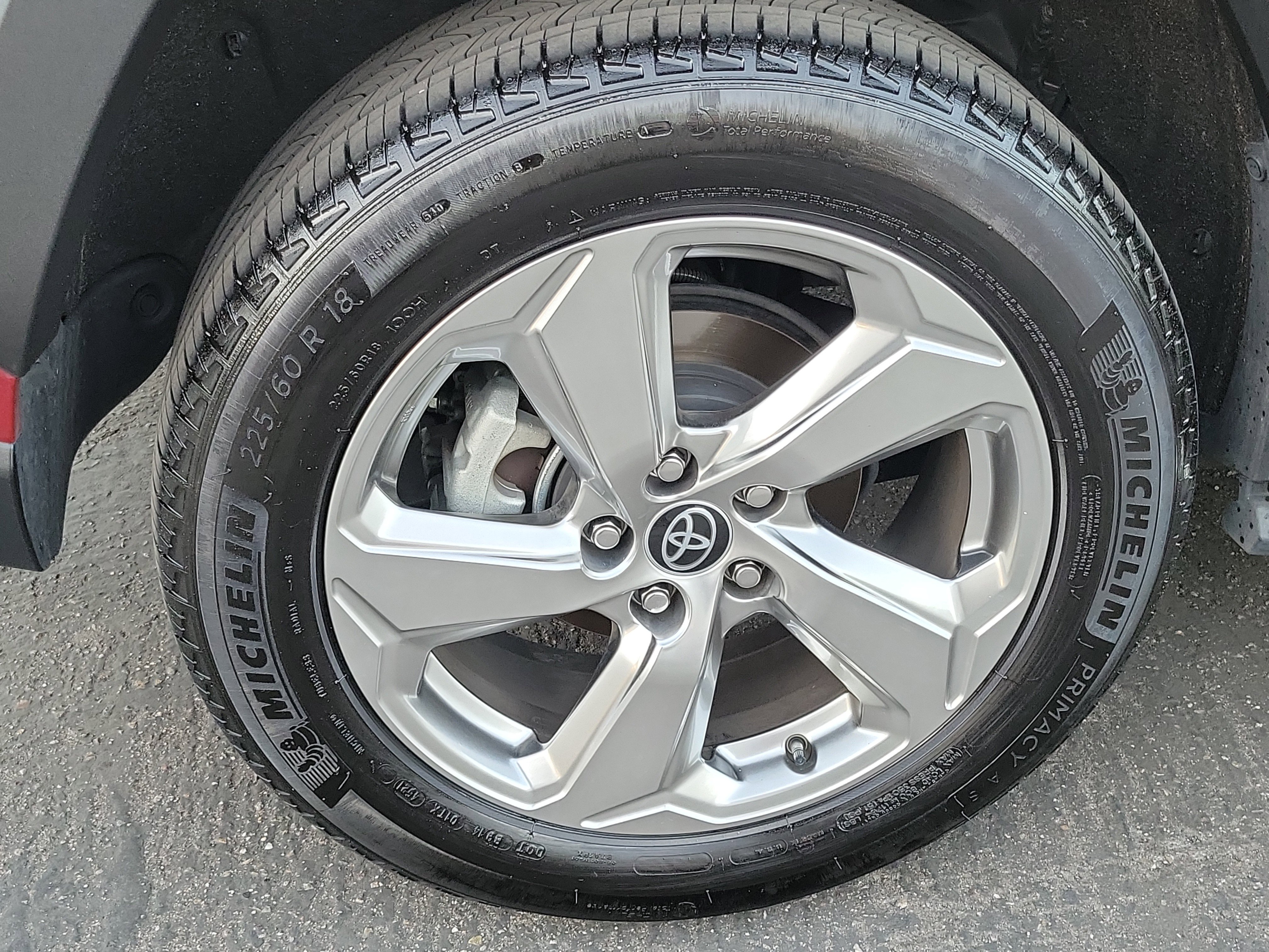 Used 2021 Toyota RAV4 XLE Premium image 24