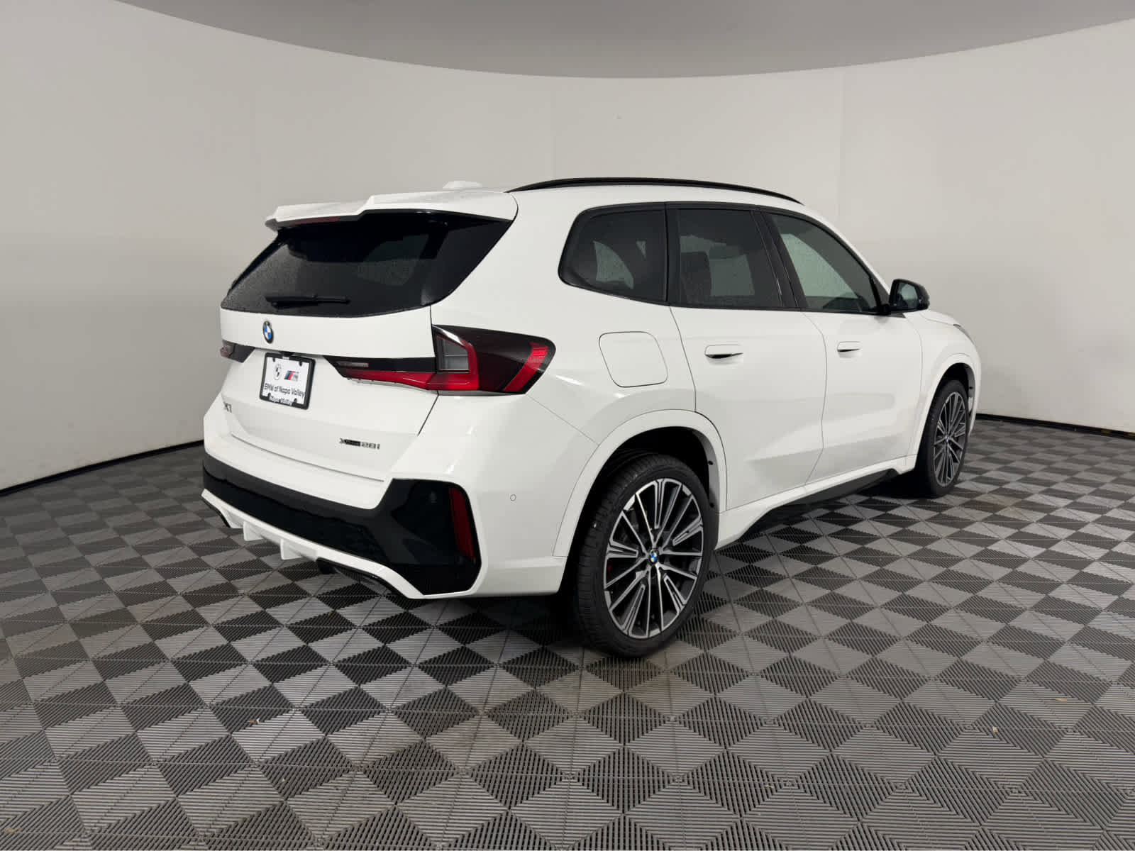 New 2026 BMW X1 xDrive28i w/ Technology Package image 3