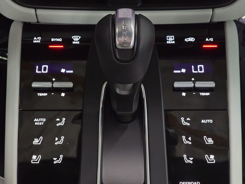 Certified 2026 Porsche Macan GTS image 19