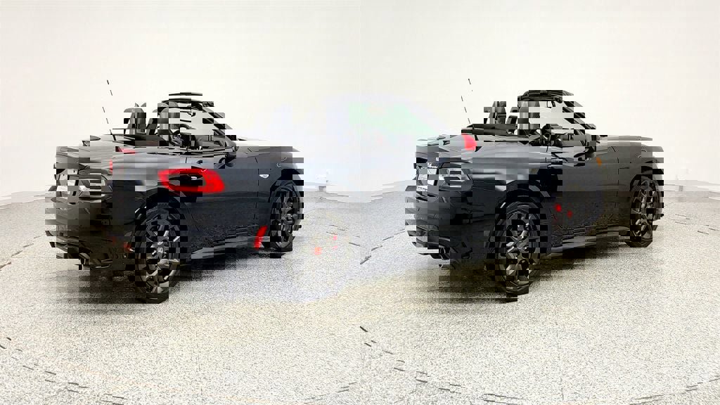 Used 2020 FIAT 124 Spider Abarth w/ Convenience Group image 5