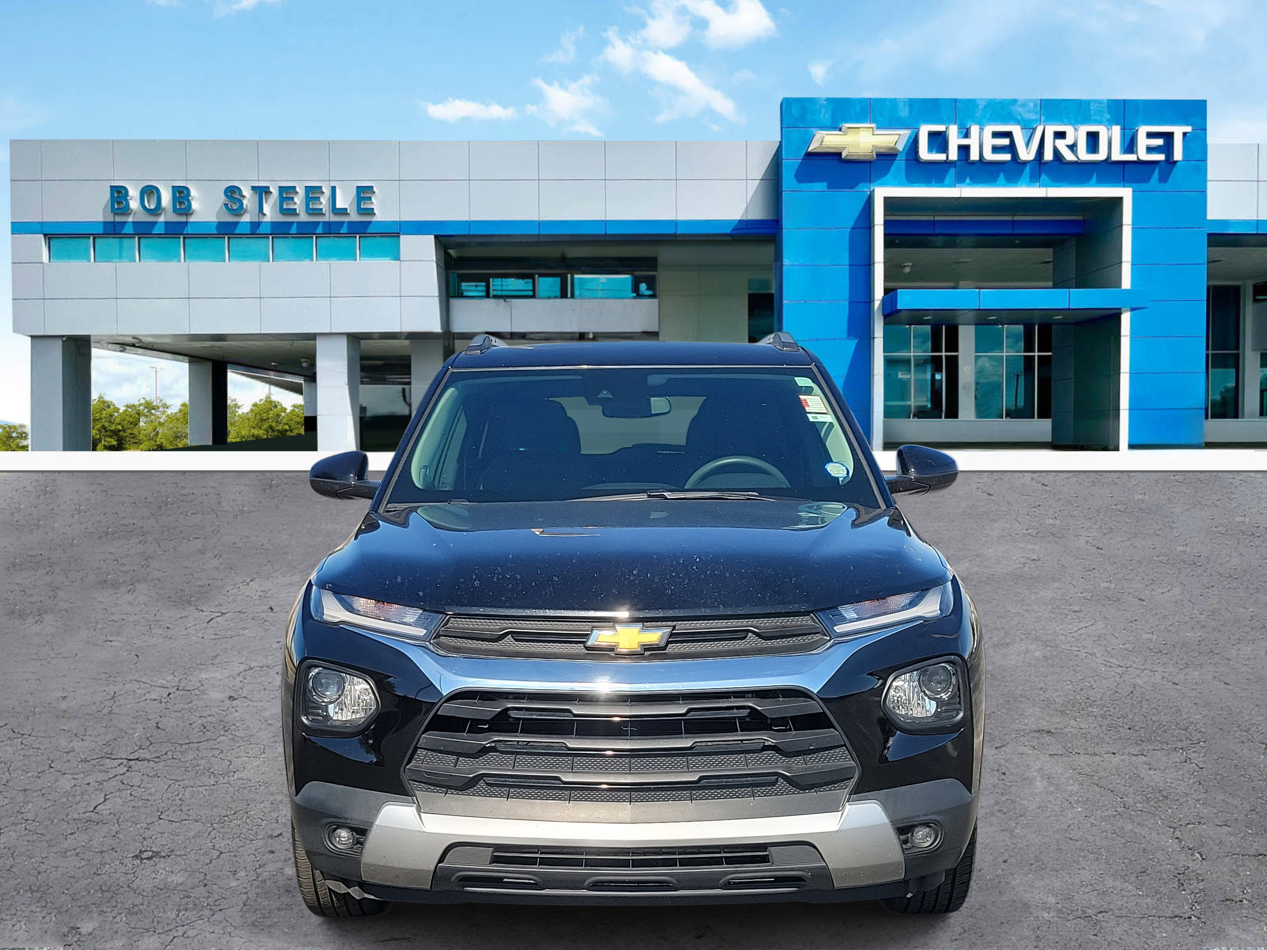 Used 2022 Chevrolet TrailBlazer LT FWD image 2