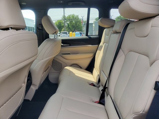 New 2026 Jeep Grand Cherokee Limited AWD/4WD image 15