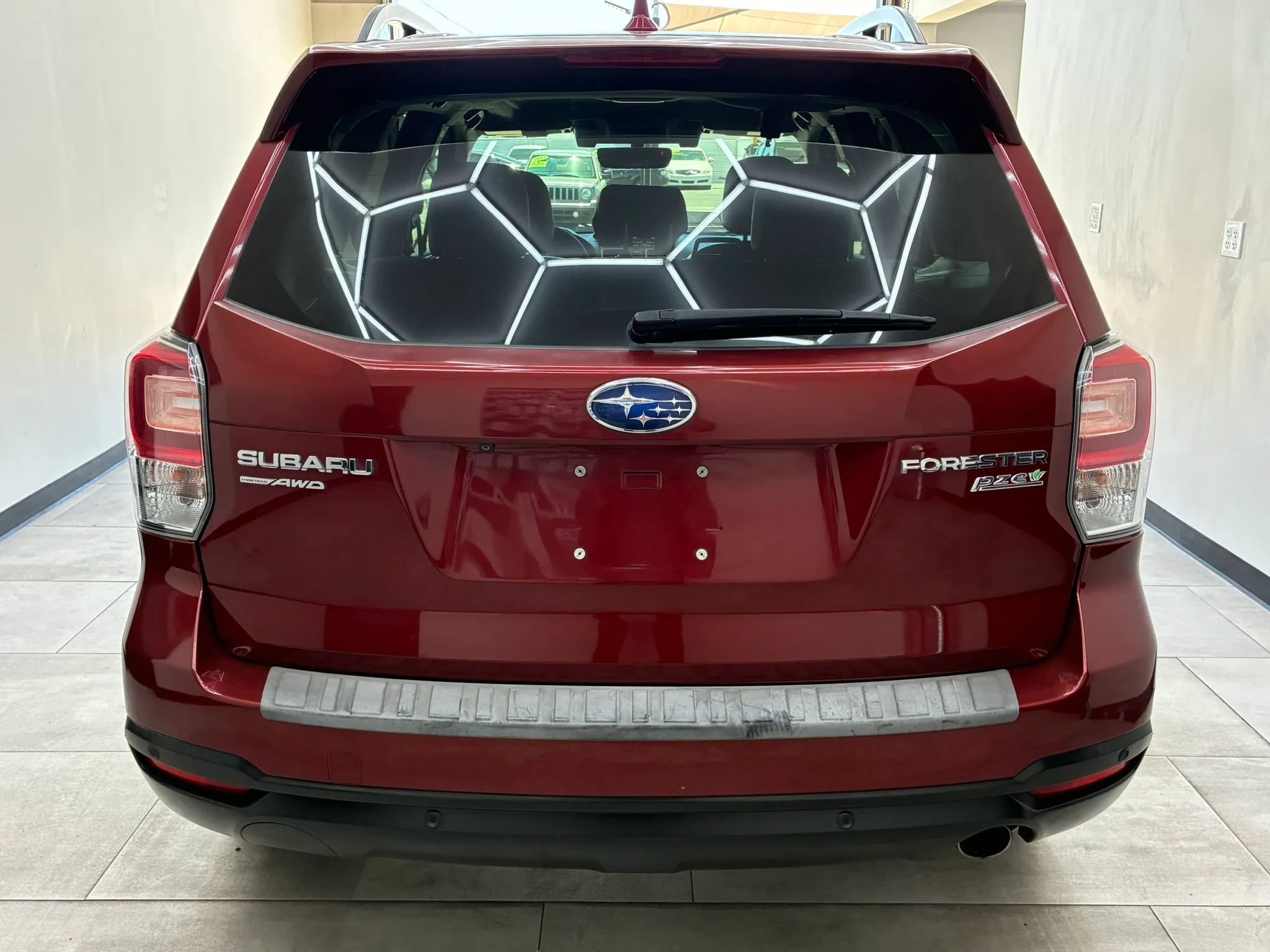 Used 2017 Subaru Forester 2.5i Touring AWD/4WD image 6