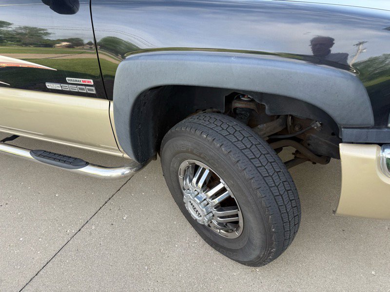 Used 2005 GMC Sierra 3500 SLT w/ Heavy-Duty Power Package image 6