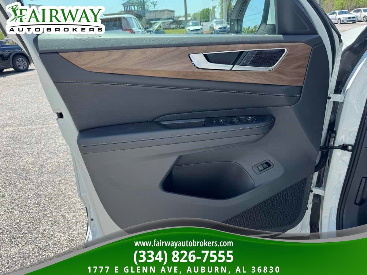 Used 2025 Volkswagen Atlas SE AWD/4WD image 29