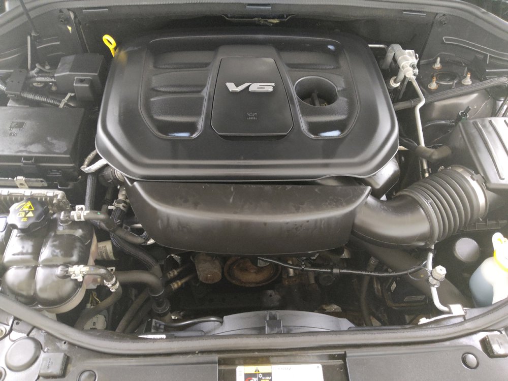 Used 2019 Jeep Grand Cherokee Laredo AWD/4WD image 30