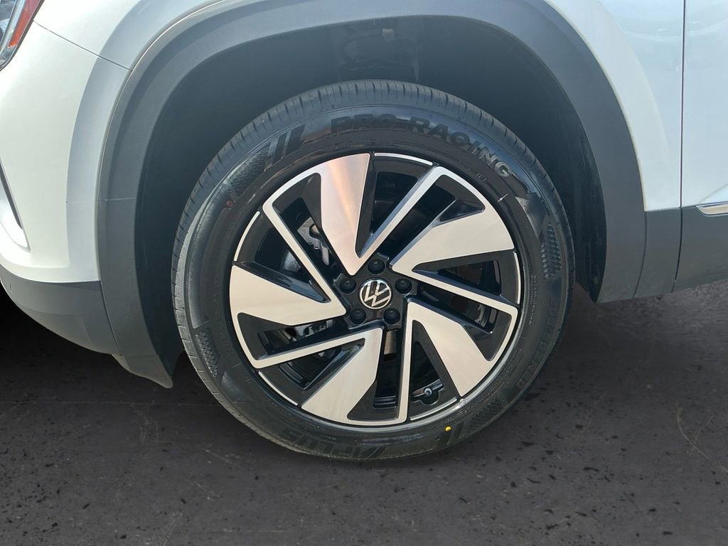 Used 2024 Volkswagen Atlas SEL AWD/4WD image 13