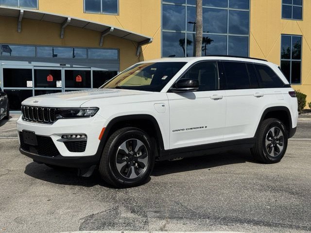 Used 2024 Jeep Grand Cherokee Limited 4xe AWD/4WD image 2