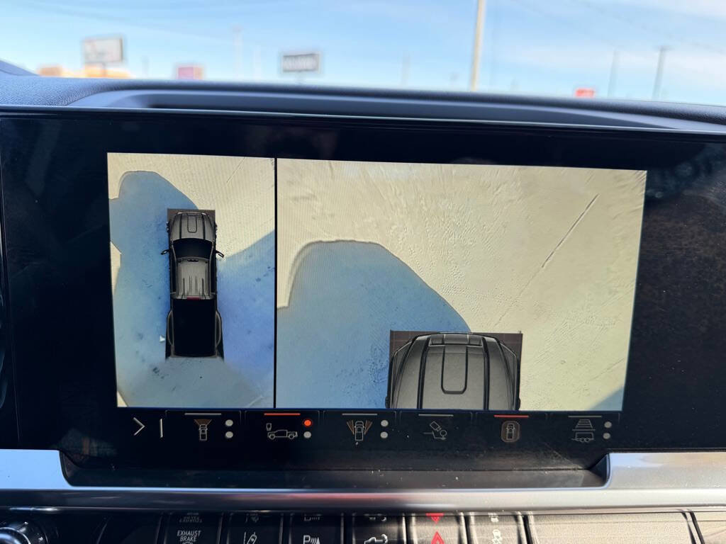 Used 2024 GMC Sierra 3500 SLT w/ SLT Premium Package image 29