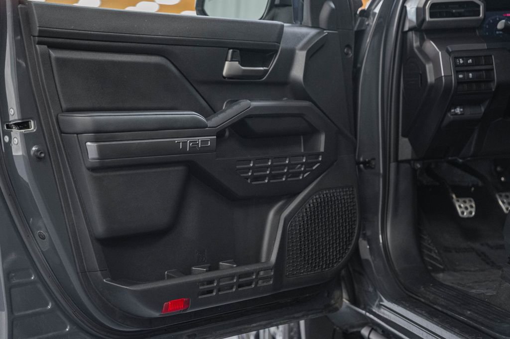 Used 2025 Toyota Tacoma TRD Sport AWD/4WD image 47