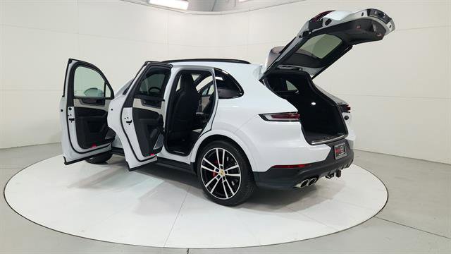 Used 2024 Porsche Cayenne S image 30