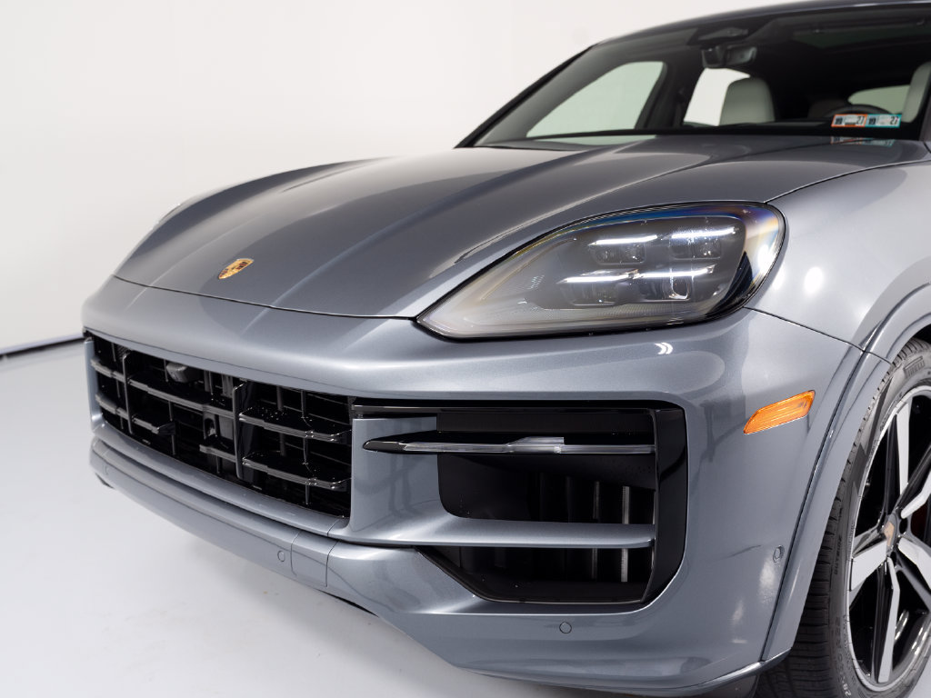 New 2026 Porsche Cayenne GTS AWD/4WD image 36