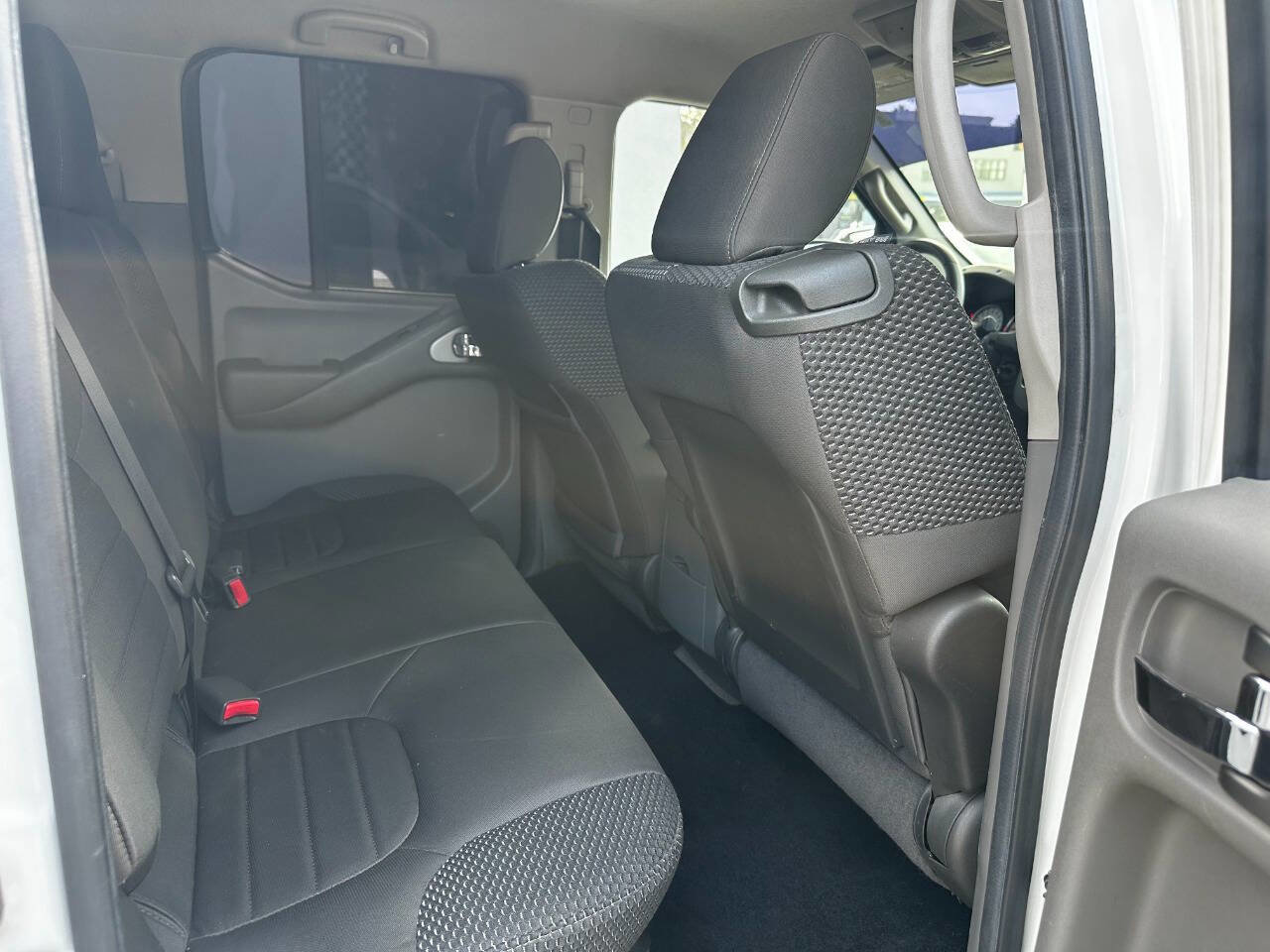 Used 2012 Nissan Frontier SV w/ Sport Appearance Pkg image 28