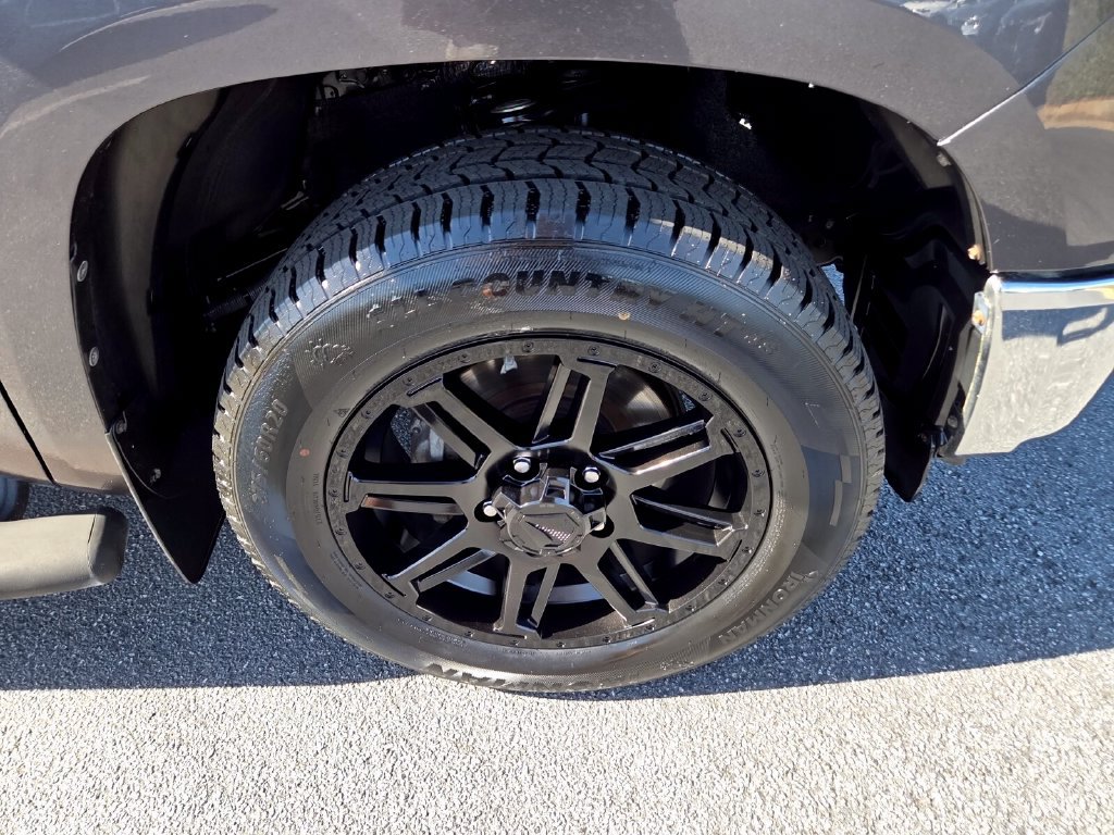Used 2018 Toyota Tundra SR5 w/ SR5 Upgrade Package RWD image 15