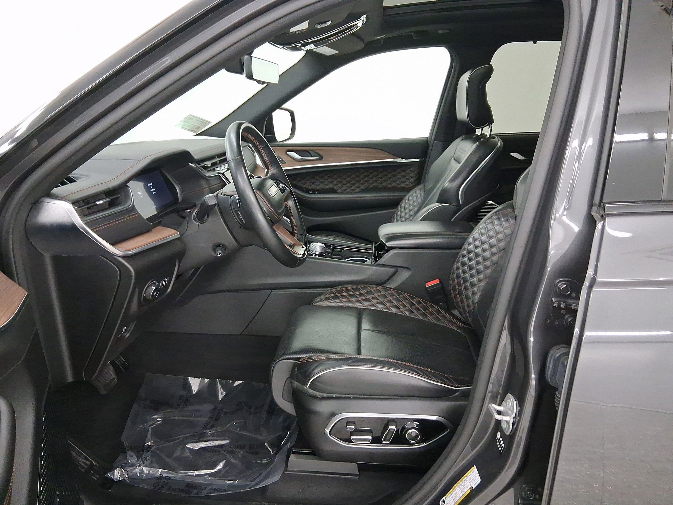 Used 2022 Jeep Grand Cherokee Summit w/ Adv Protech Group IV image 5