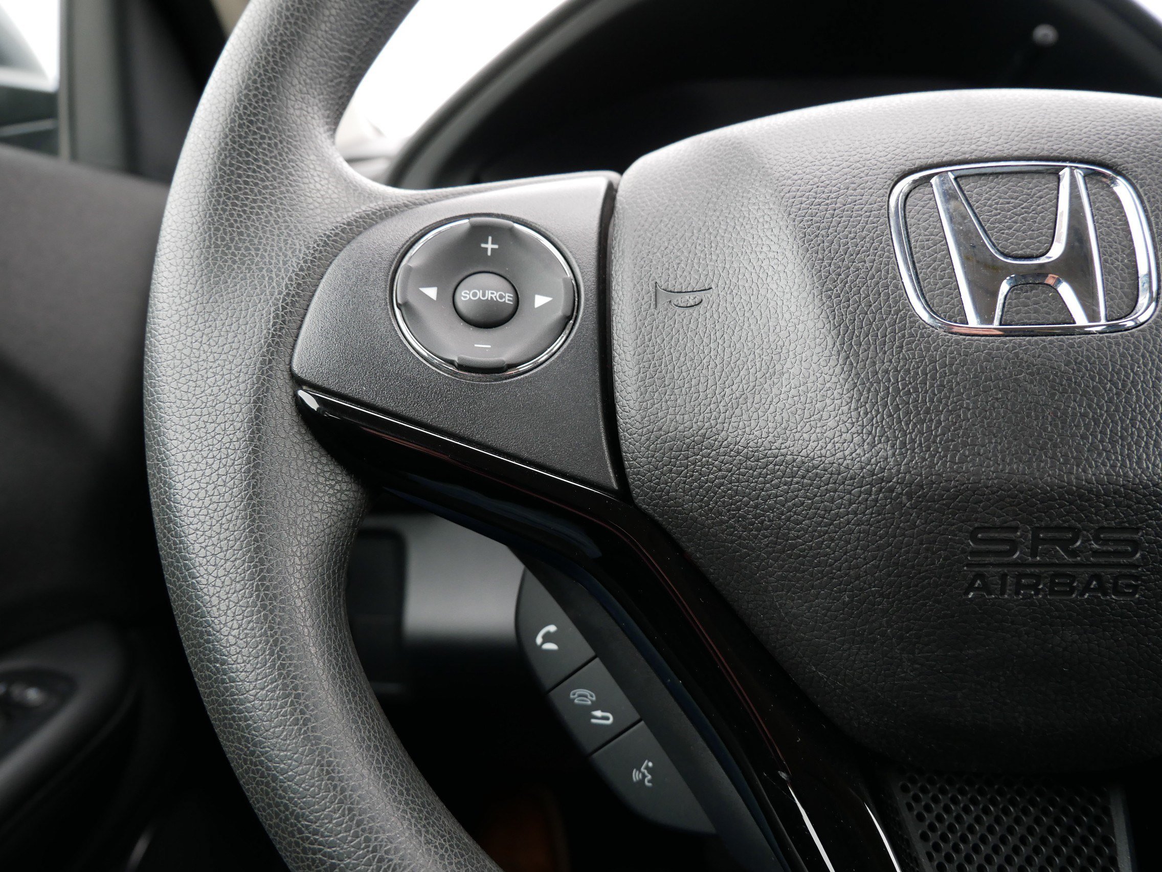 Certified 2022 Honda HR-V LX image 32