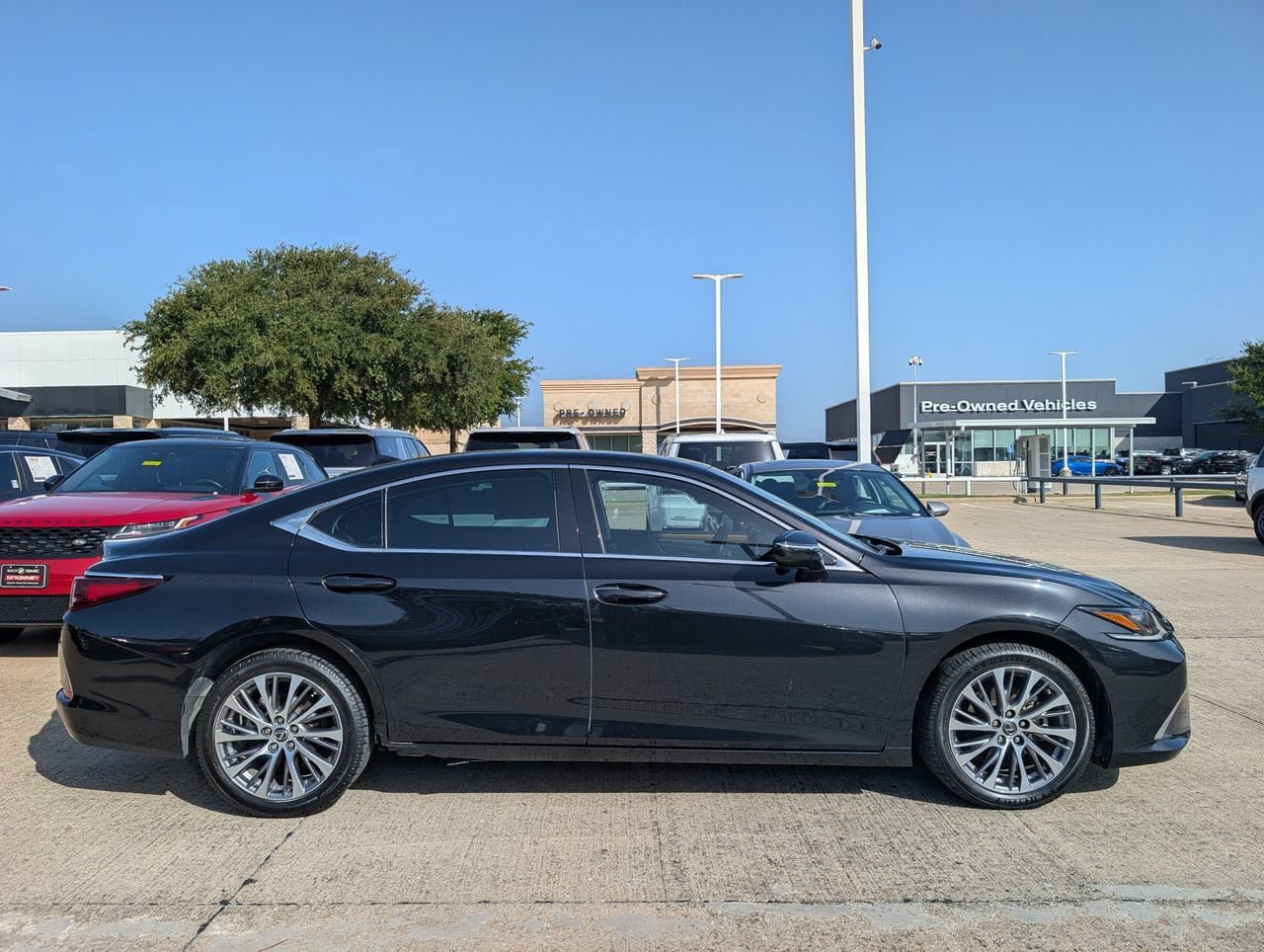 Used 2019 Lexus ES 350 F Sport w/ Accessory Package 2 FWD image 3