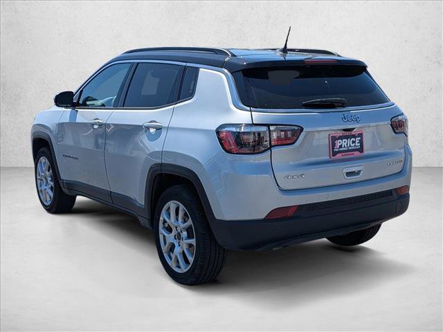 Used 2025 Jeep Compass Limited AWD/4WD image 7