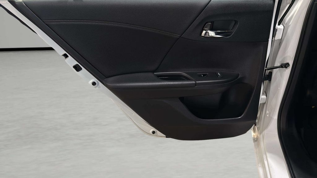 Used 2013 Honda Accord Touring image 13