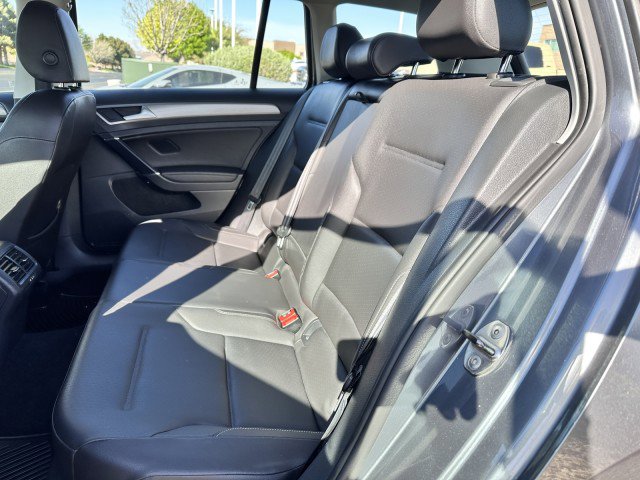 Used 2015 Volkswagen Golf S image 13