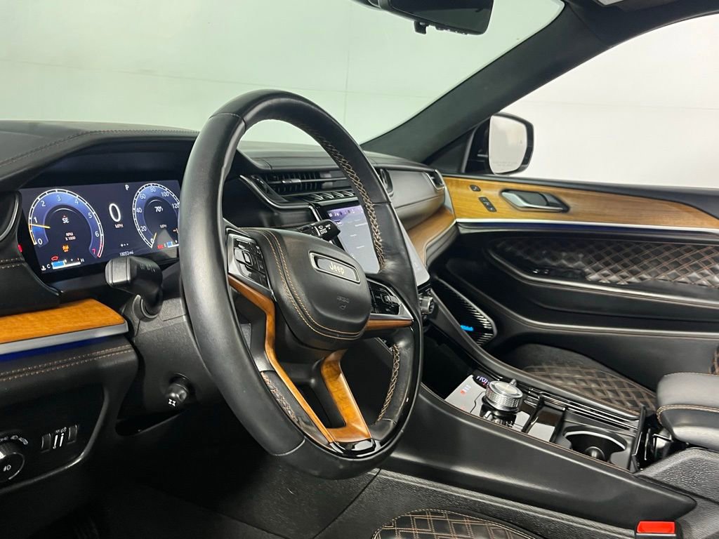 Used 2021 Jeep Grand Cherokee L Summit AWD/4WD image 13