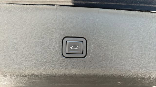 Used 2023 Chevrolet Traverse Premier w/ LPO, Cargo Package AWD/4WD image 34