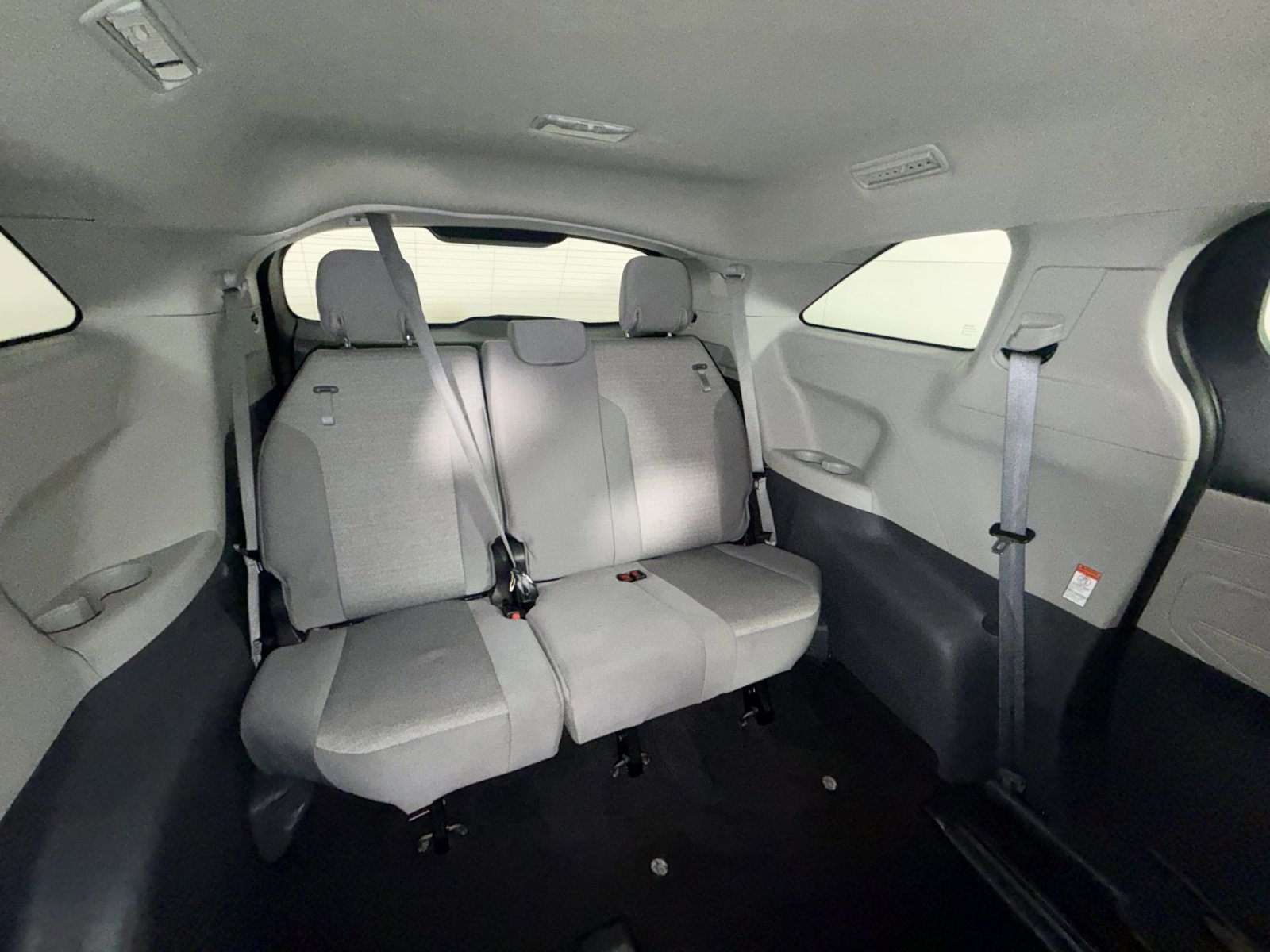 Used 2024 Toyota Sienna LE image 24