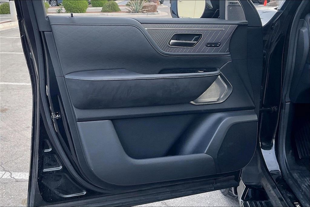 Used 2025 INFINITI QX80 Autograph w/ Autograph Exterior Package image 23