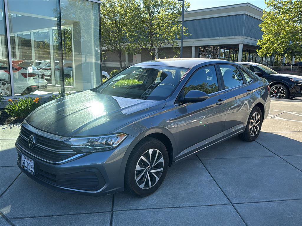Used 2023 Volkswagen Jetta S image 1