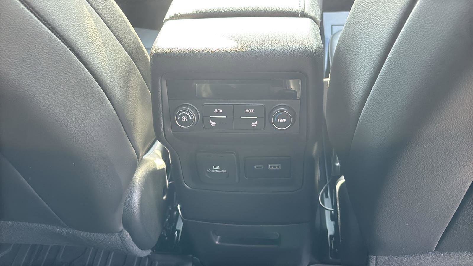 Certified 2023 GMC Acadia SLT w/ Technology Package FWD image 24