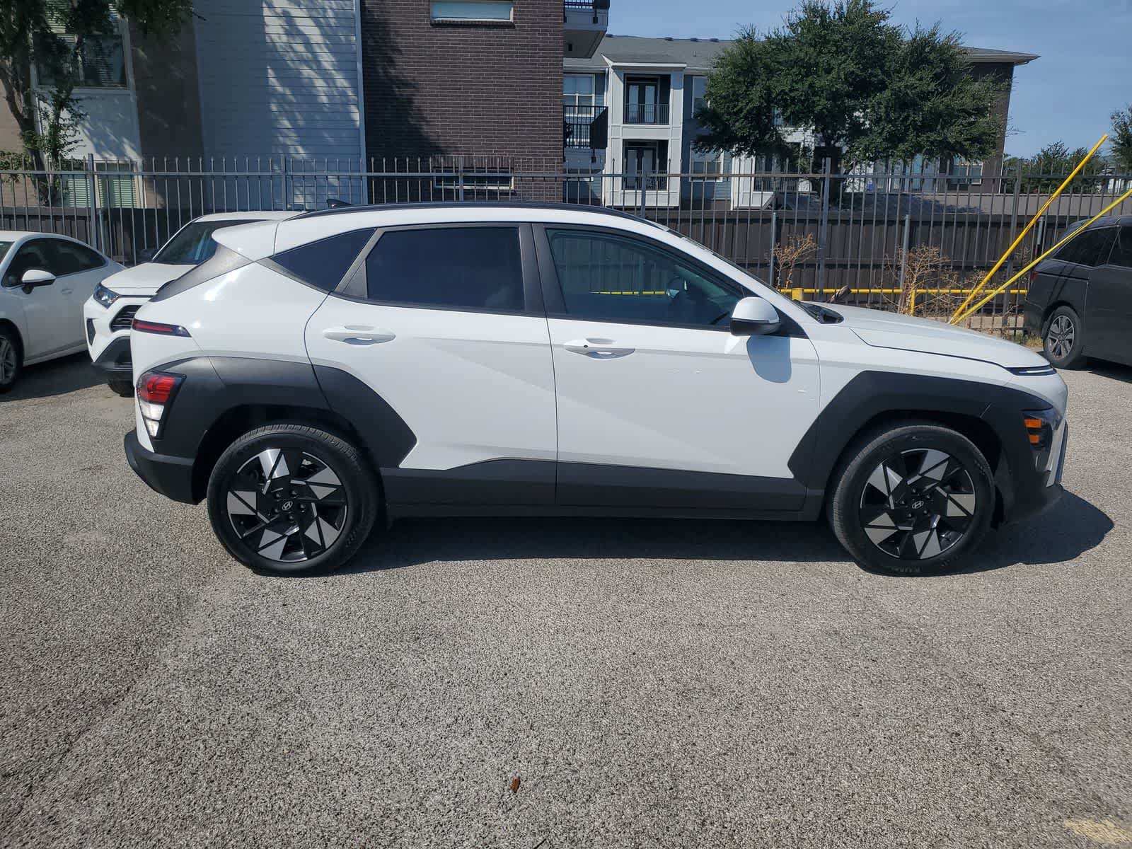 Used 2025 Hyundai Kona SEL FWD image 7