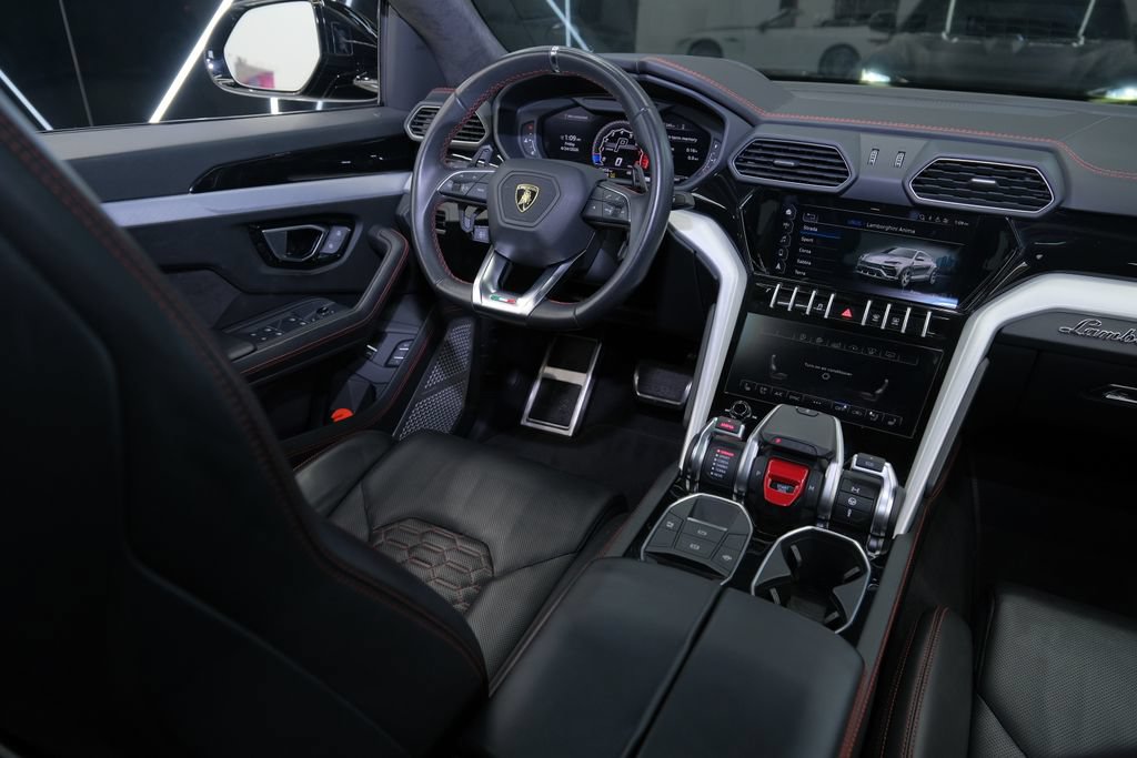 Used 2021 Lamborghini Urus AWD/4WD image 57