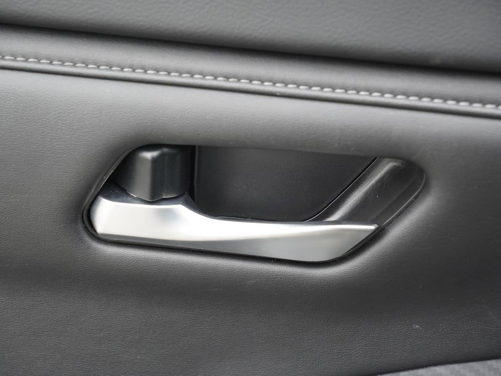 Used 2025 Nissan Sentra SV w/ Trunk Package FWD image 8