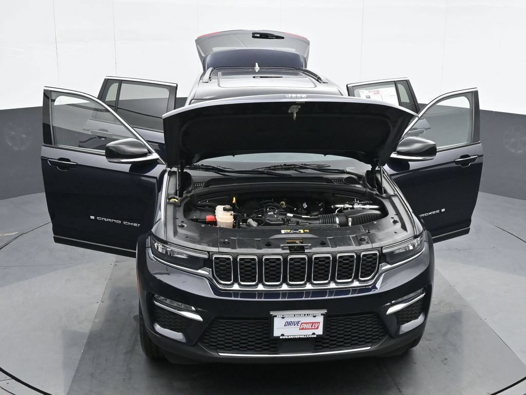 Used 2023 Jeep Grand Cherokee Limited AWD/4WD image 34