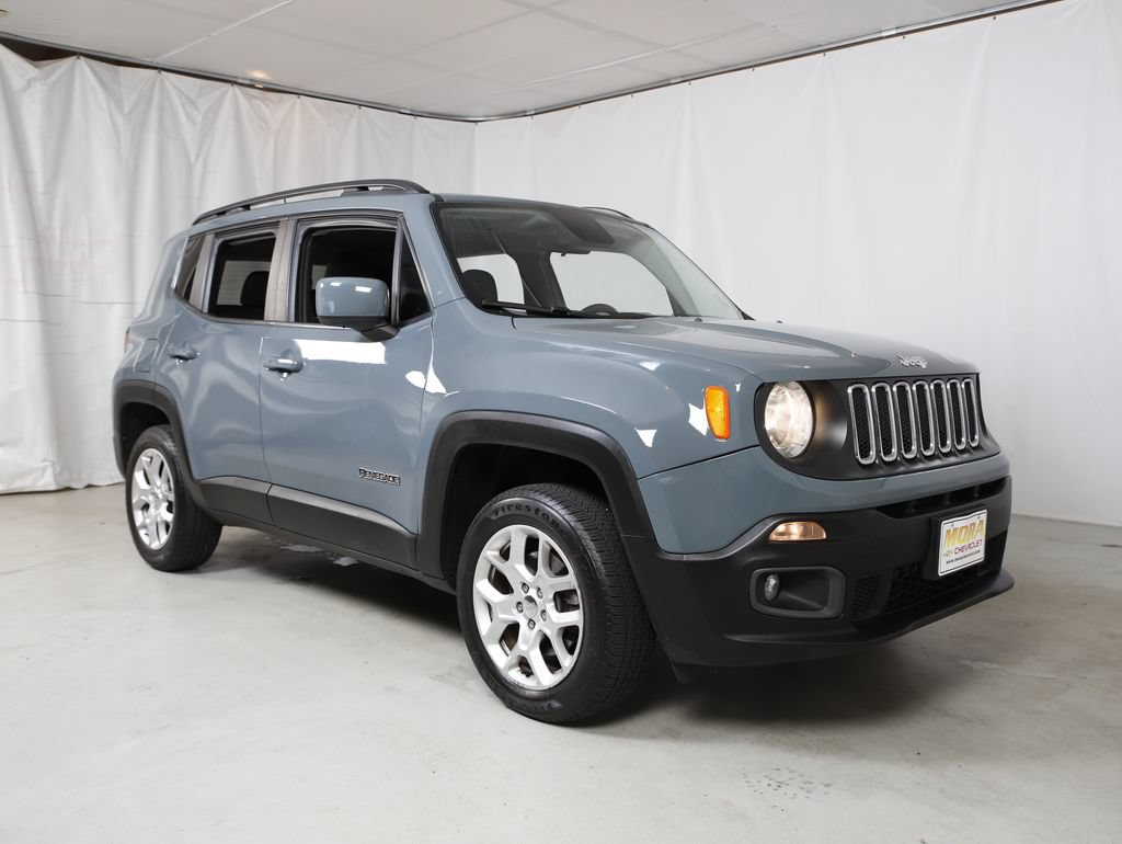 Used 2017 Jeep Renegade Latitude w/ Cold Weather Group AWD/4WD image 19