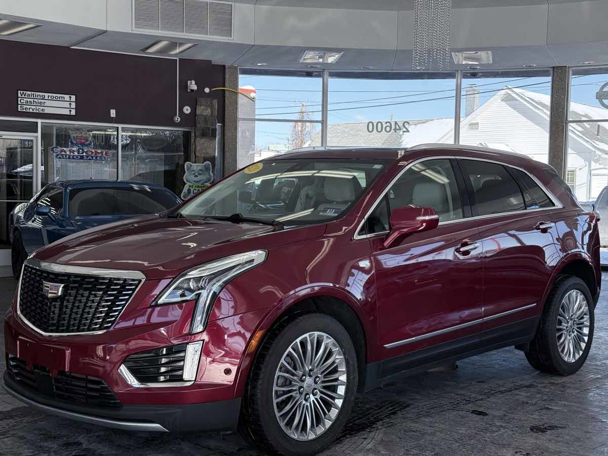 Used 2020 Cadillac XT5 Premium Luxury AWD/4WD image 2