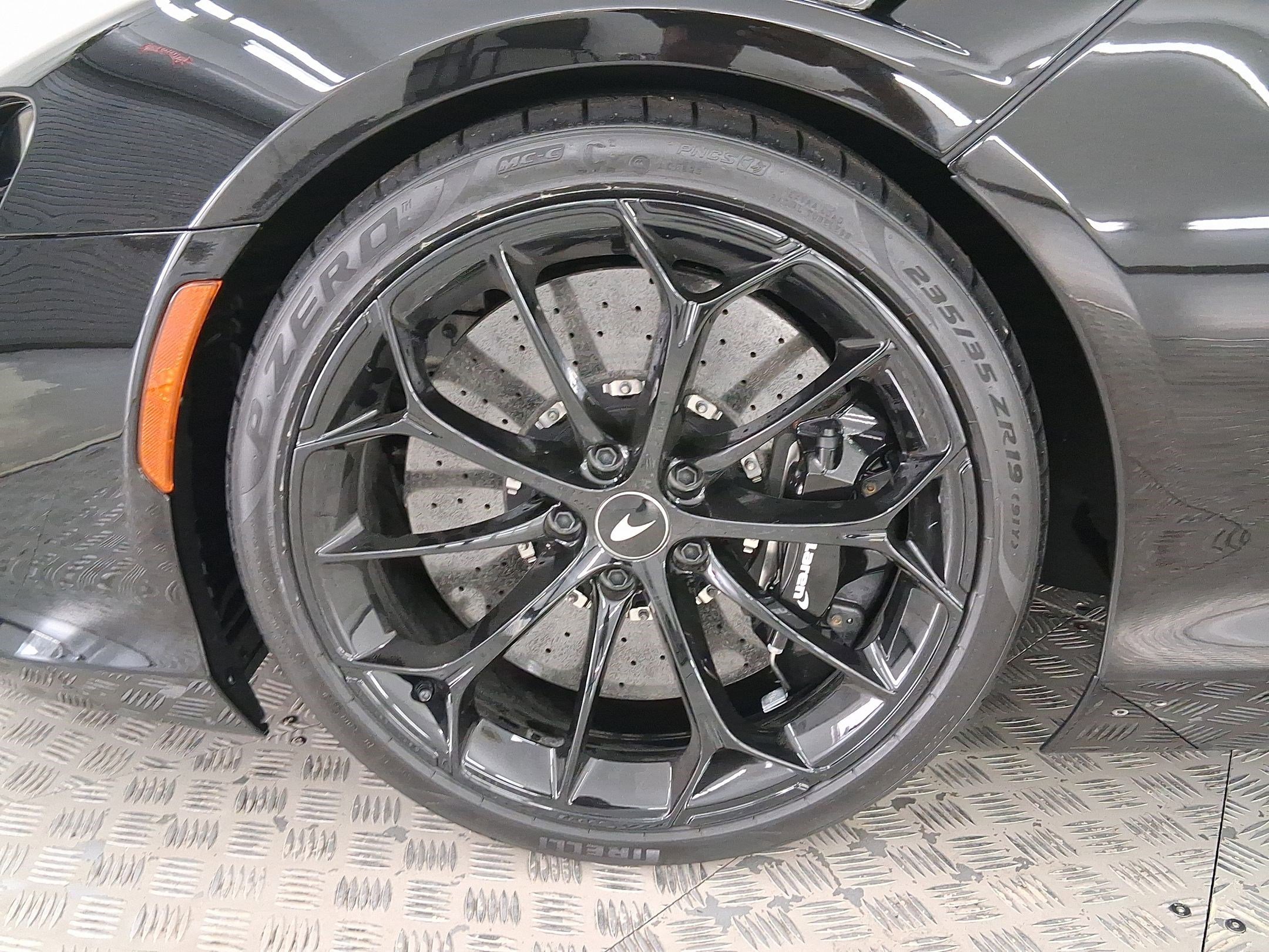 Used 2024 McLaren Artura image 11