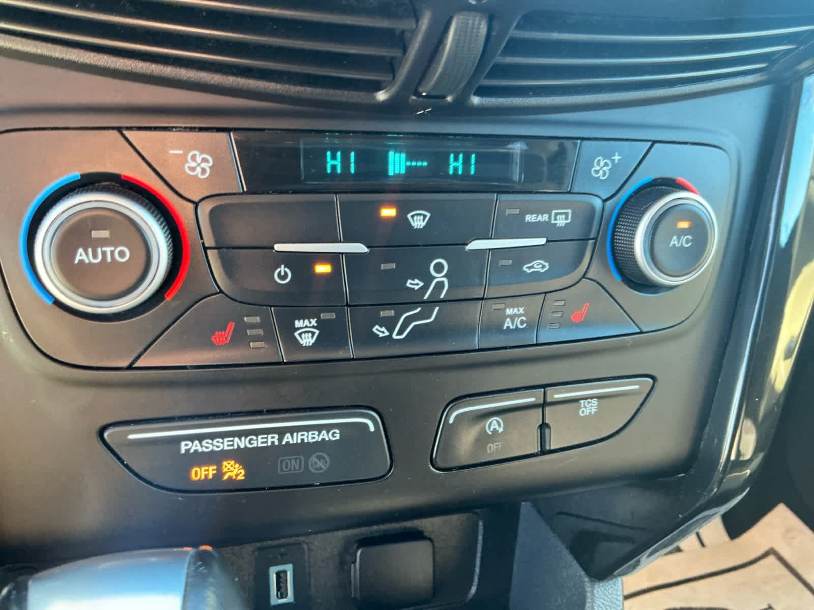 Used 2019 Ford Escape SEL AWD/4WD image 18